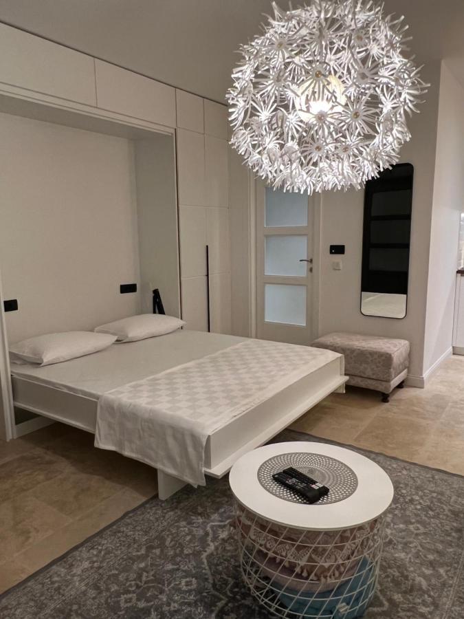 Rose Downtown Appartement Podgorica Buitenkant foto