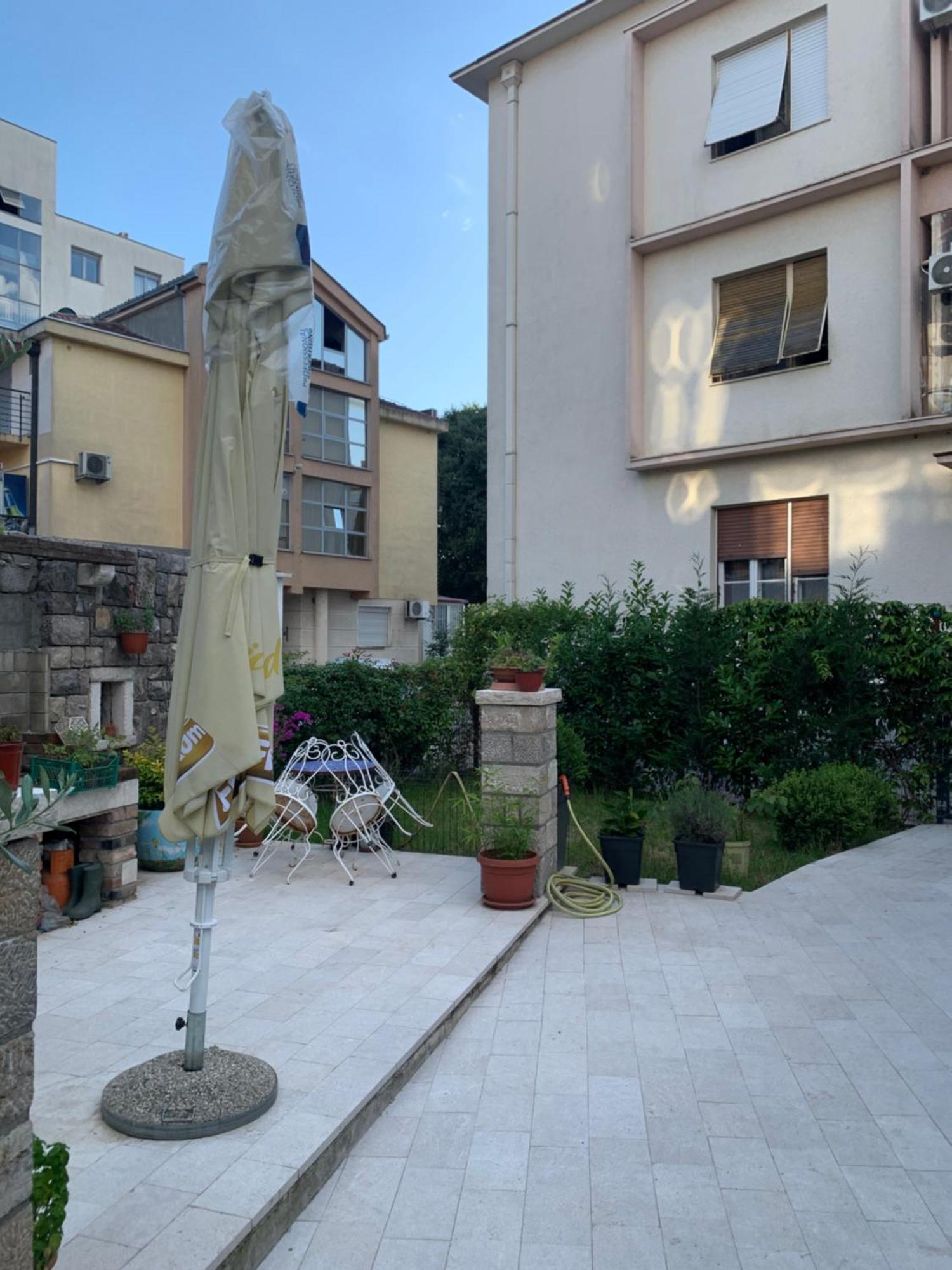 Rose Downtown Appartement Podgorica Buitenkant foto